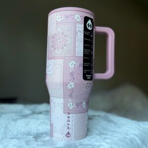 HydroJug PINK BANDANA 40 OZ Pink Paisley floral Traveler limited edition NWT